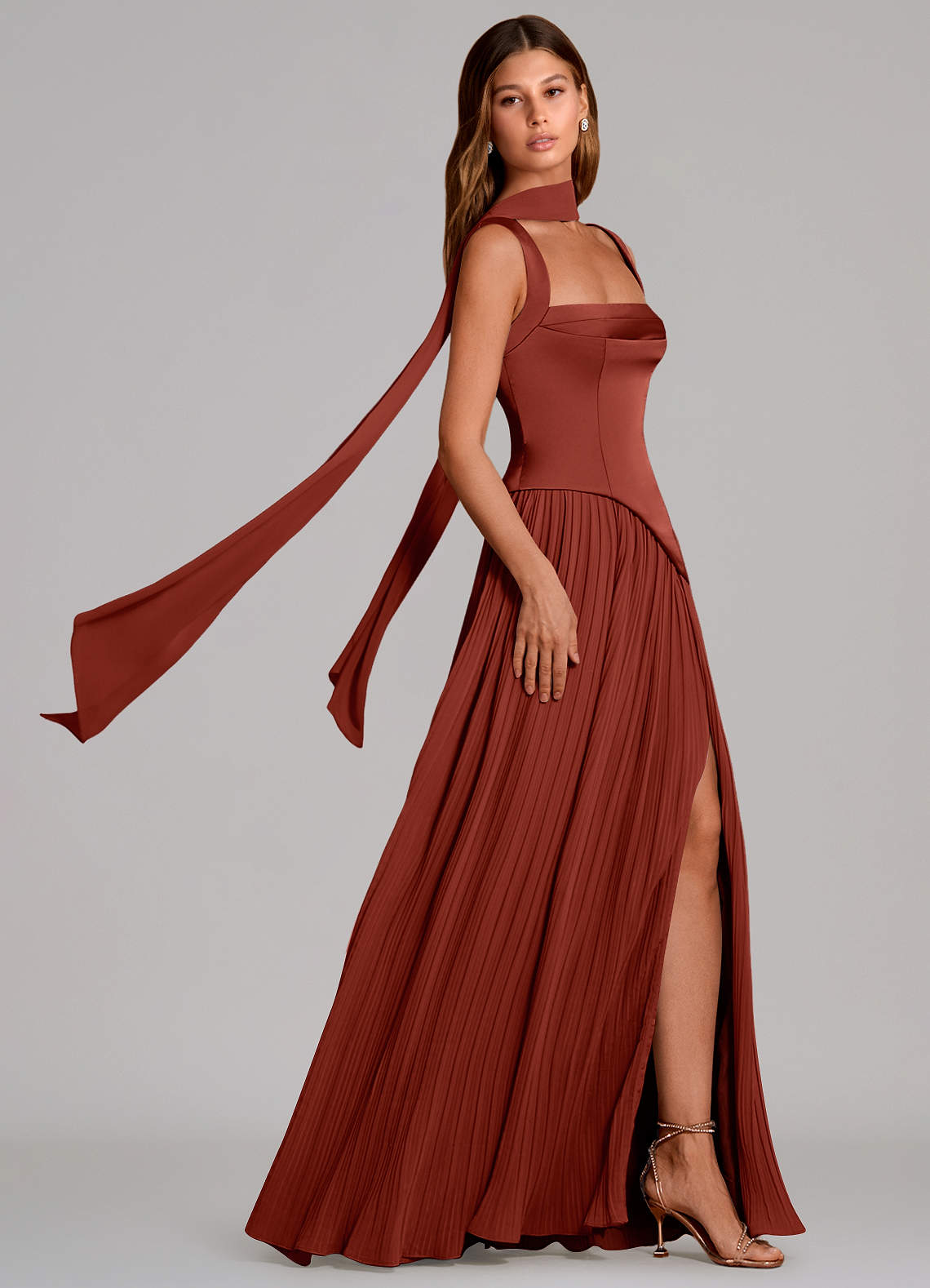 Azazie Stephanie Vestidos de madrinha de casamento Vestido Terracota de Cetim elástico de Linha A com Plissado image2