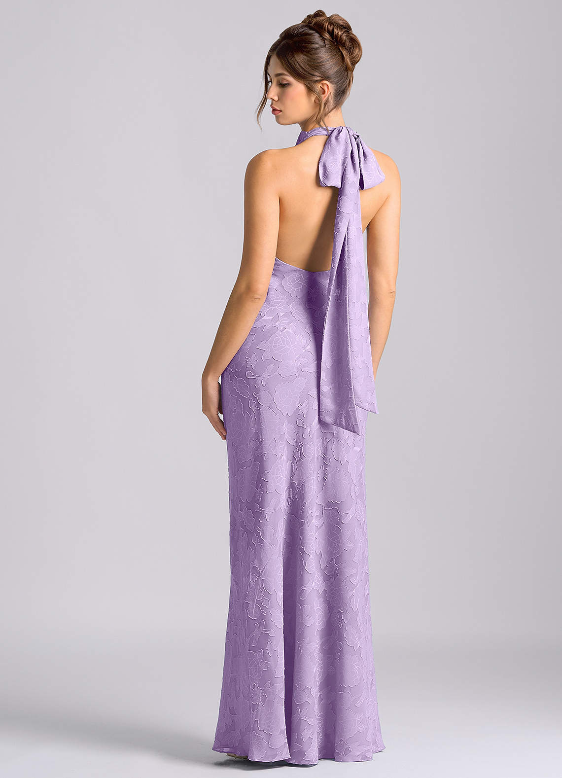Azazie Velli Vestidos de damas de honor Vestido de Lila de Devorado Floral de Corte Sirena con Cuello Alto image1