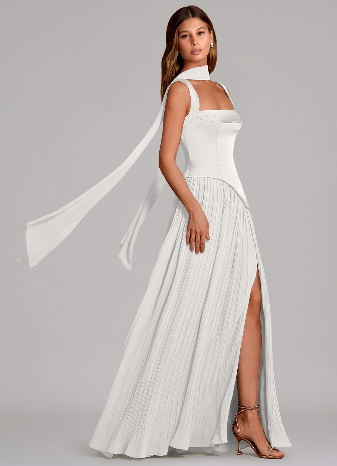 Azazie Stephanie Vestidos de madrinha de casamento Vestido Branco de Cetim elástico de Linha A com Plissado image2