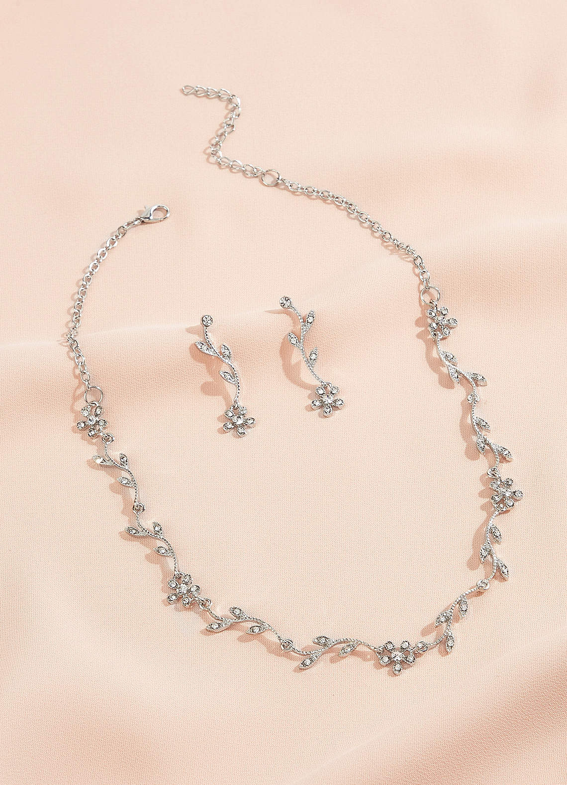front Eternal Vines Jewelry Set
