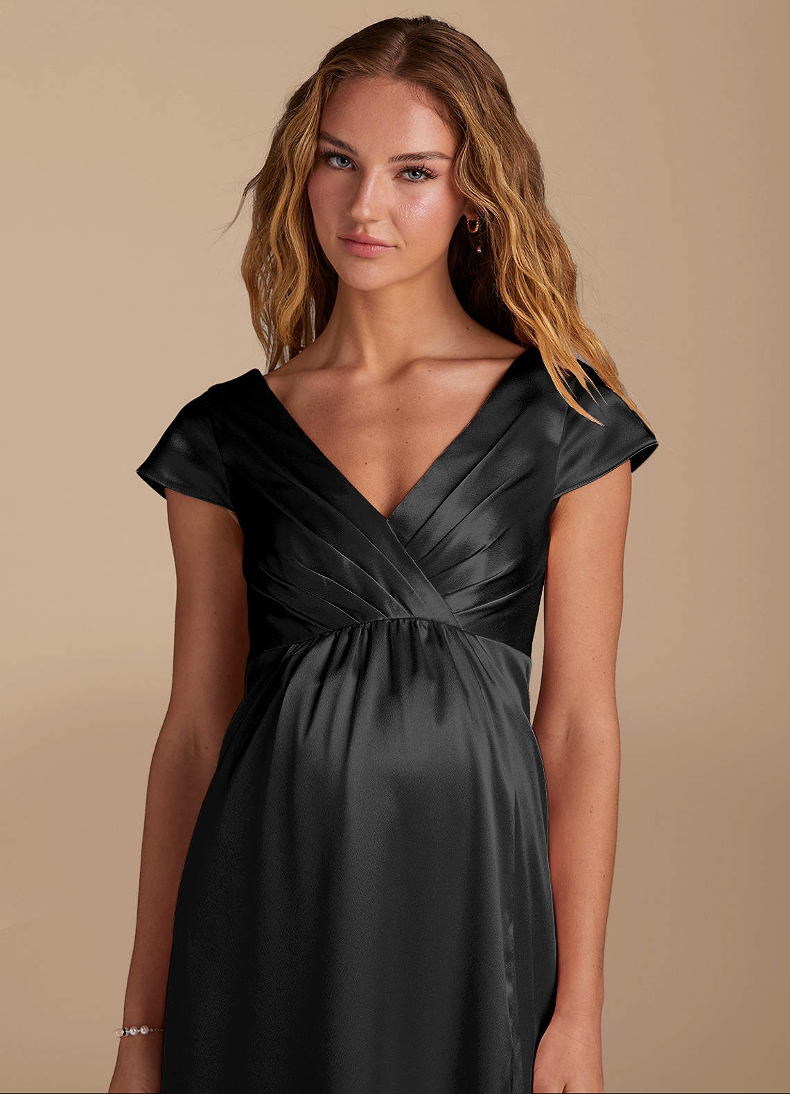 Azazie Allessia Vestidos de dama de honra para maternidade Vestir Linha A Comprimento do chão Cetim Metálico image6