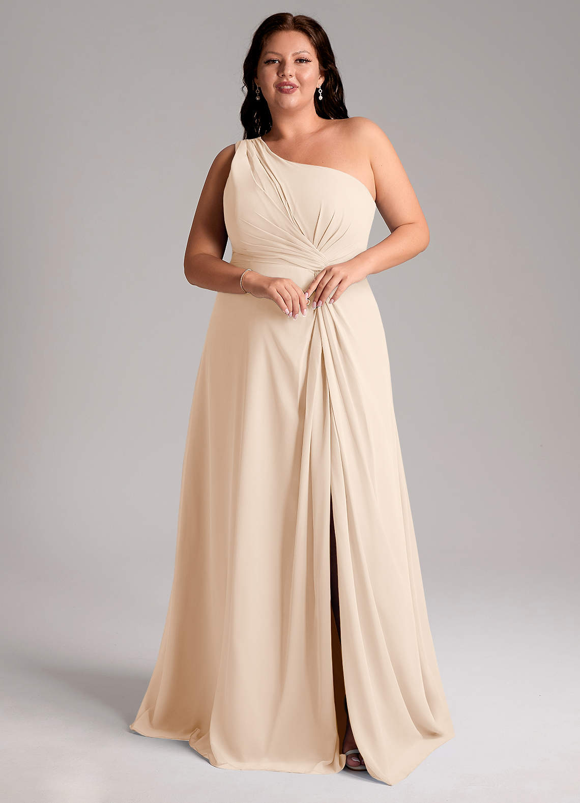 Azazie Brooke Vestidos de damas de honor Vestido de Alabastro Blanco de Gasa de Corte en A con Hombro unilateral image10