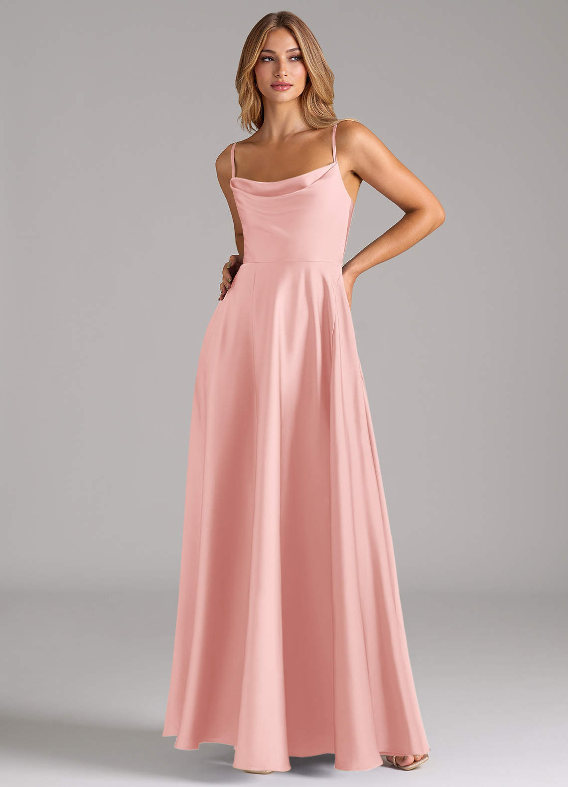 Azazie Elle Essayer des robes à la maison Robe Trapèze en Satin extensible Plissée Noir image4