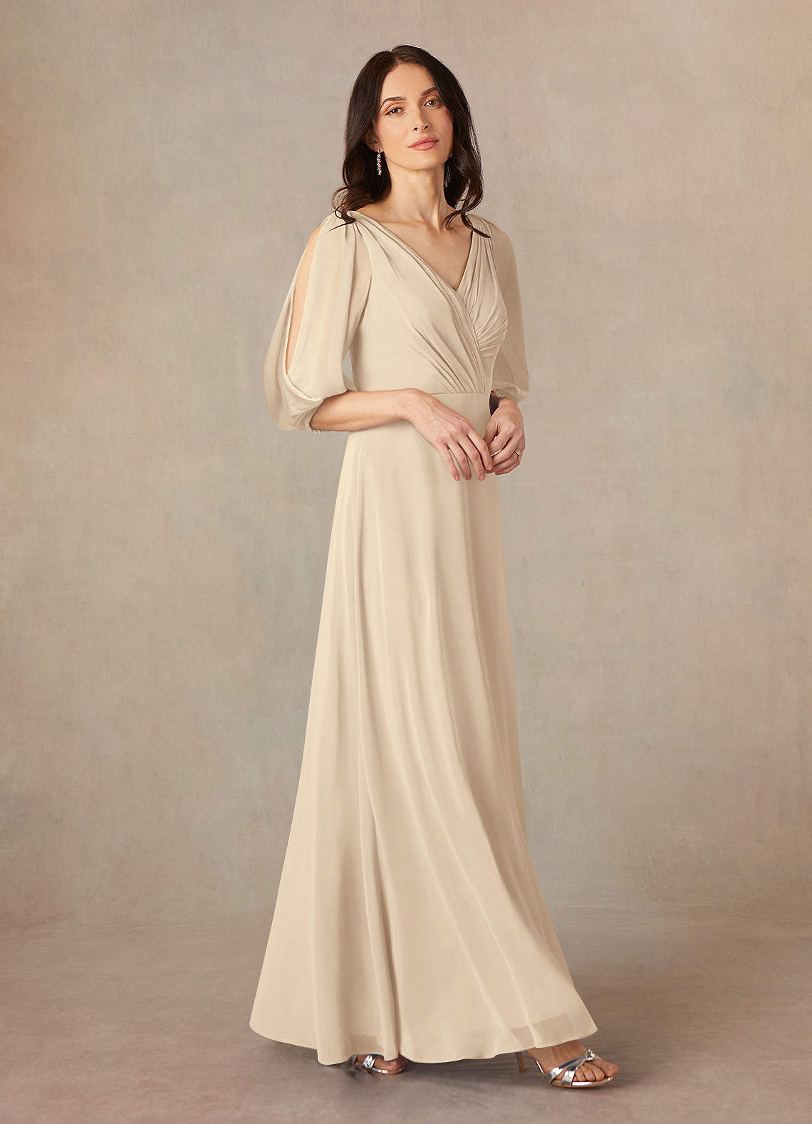 Azazie Bronwyn Kleider für die Brautmutter A-Linie V-Hals Gerüscht Chiffon Kleid Champagner image1