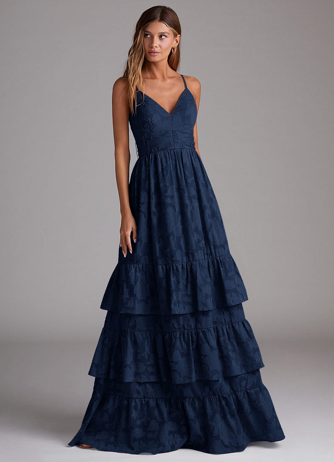 Azazie Nathalia Vestidos de damas de honor Vestido de Azul Marino Oscuro de Devorado Floral de Corte en A con Lazo image3