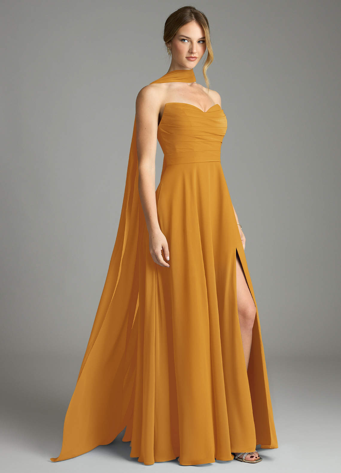 Azazie Ayla Abiti da Damigella Abito A-Line in Chiffon Scollo a Cuore Caramello image1