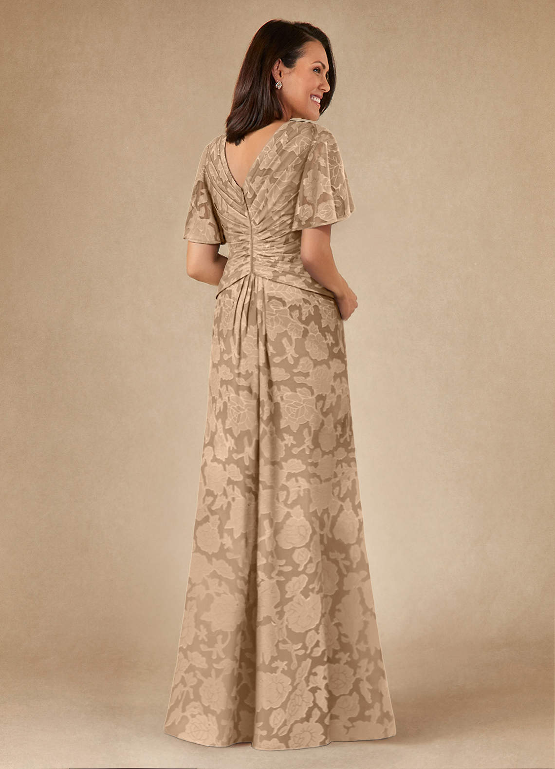 Azazie Emmeline Vestidos para mãe da noiva Vestir Champanhe de Esgotamento Floral de Linha A com Plissado image1