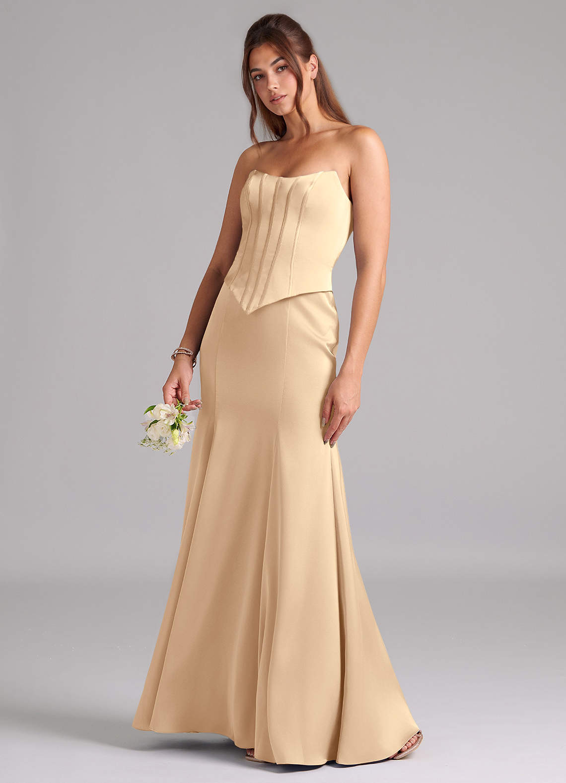 Azazie Ximena Vestidos de damas de honor Vestido de Champán de Satén Elástico de Corte Sirena Convertible con Corsé image1