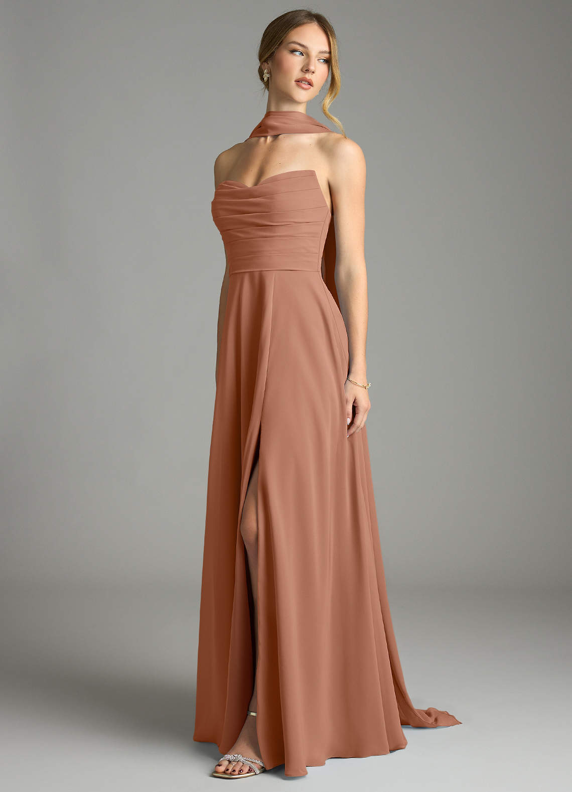 Azazie Ayla Abiti da Damigella Abito A-Line in Chiffon Scollo a Cuore Bronzo image9
