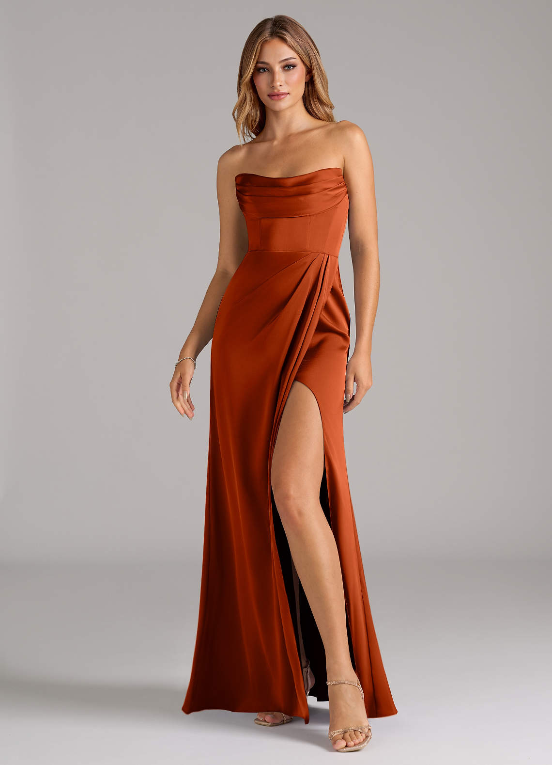Azazie Johana Robes de demoiselle d'honneur Robe Sirène Convertible en Satin extensible Épaule décolletée Paprika image5