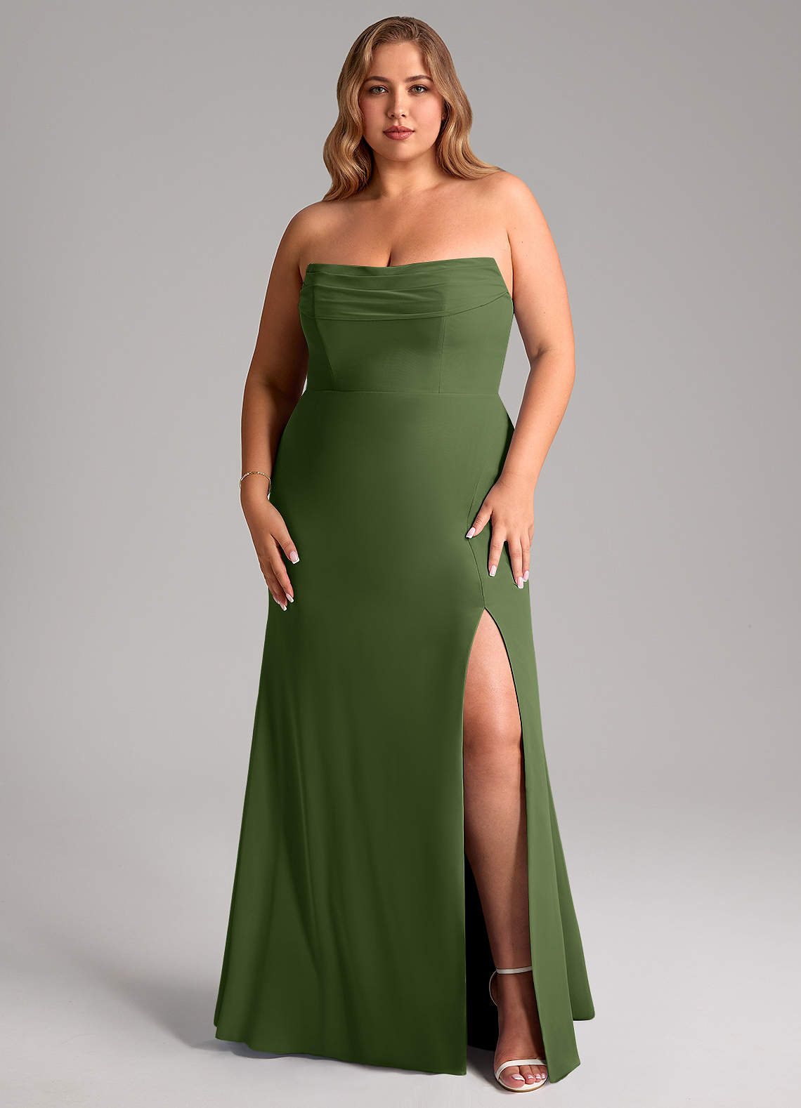 Azazie Saige Vestidos de madrinha de casamento Vestir Oliva de Chiffon de Linha A com Fora do ombro image15
