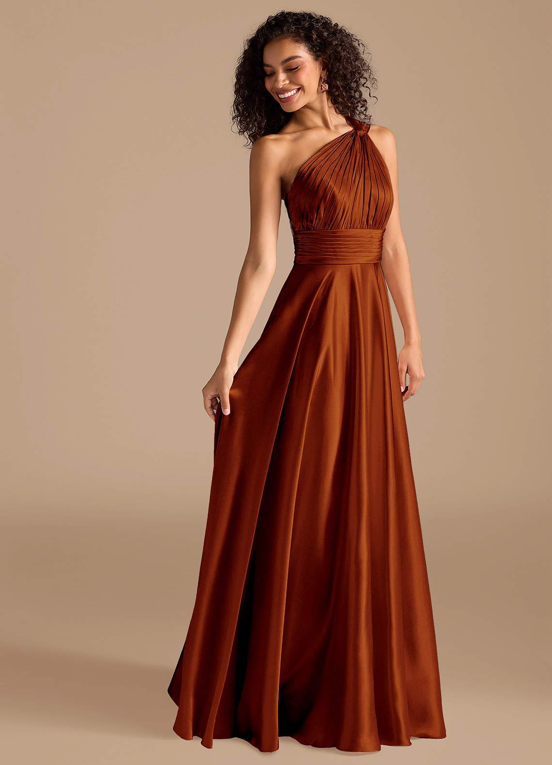 Azazie Charlize Vestidos de madrinha de casamento Vestido Castanho Aloirado de Cetim Metálico de Linha A com Um ombro image5