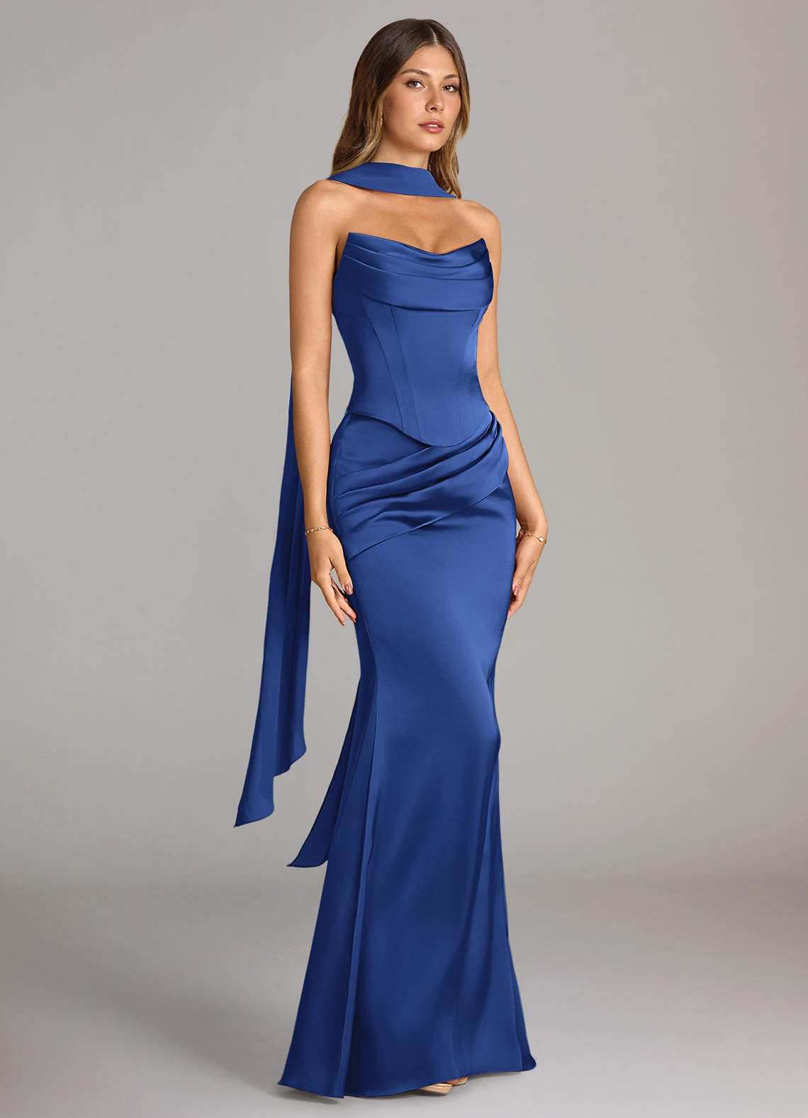 Azazie Sorrel Vestidos de damas de honor Vestido de Azul Real de Satén Elástico de Corte Sirena Convertible con Sin tirantes image2
