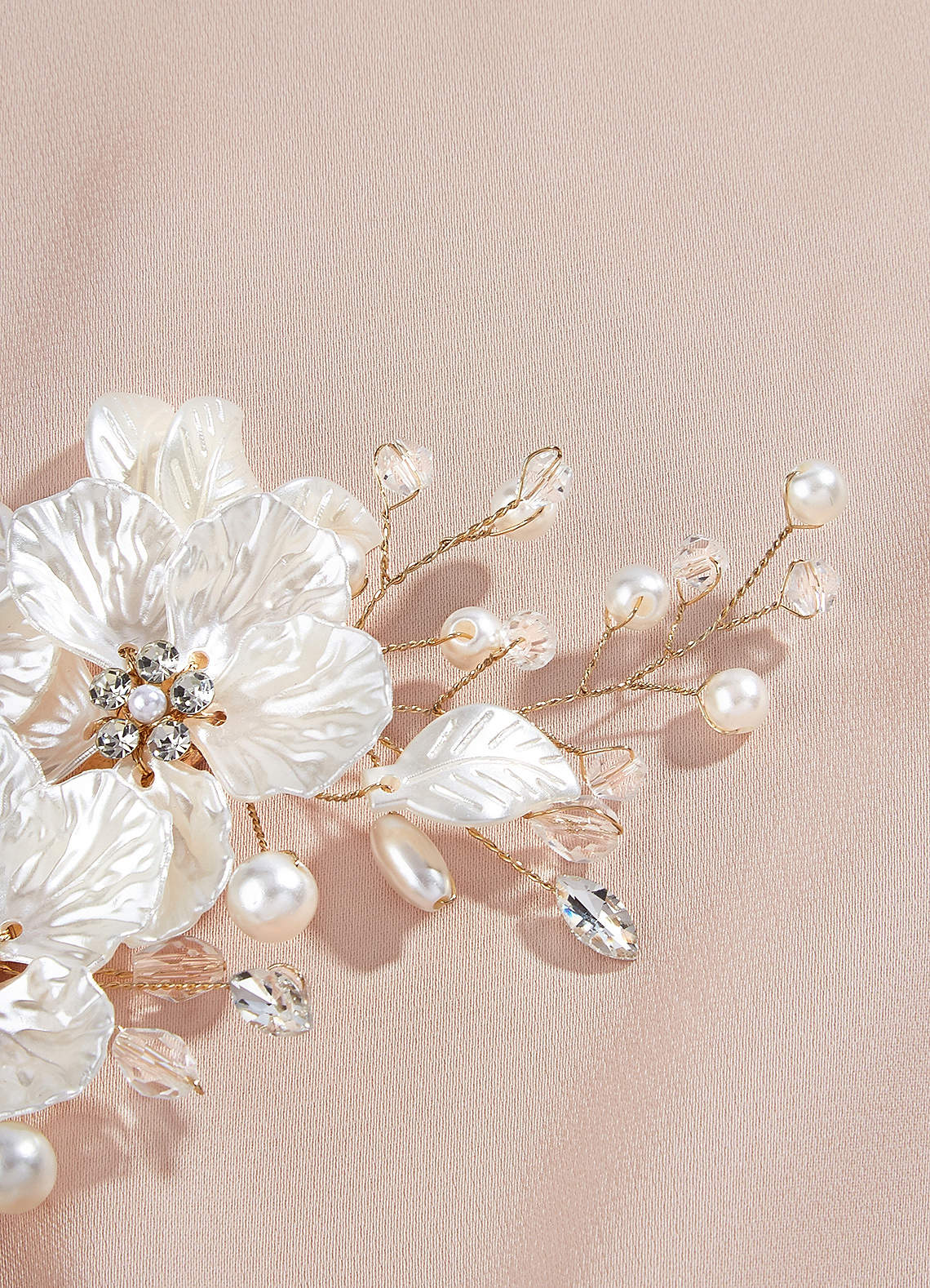 front White Floral And Pearl Crystal Hair Clip