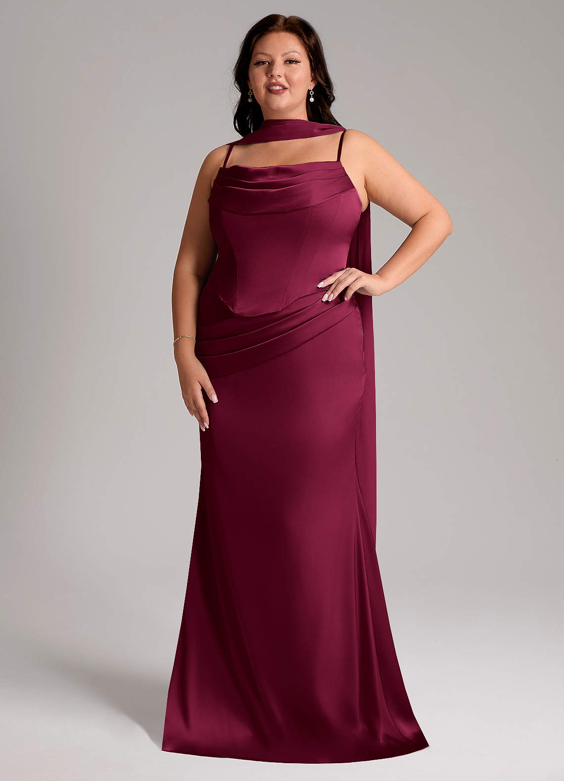 Azazie Sorrel Brautjungfernkleider Wandelbar Meerjungfrau-Linie Schulterfrei Stretch-Satin Kleid Burgunderrot image1