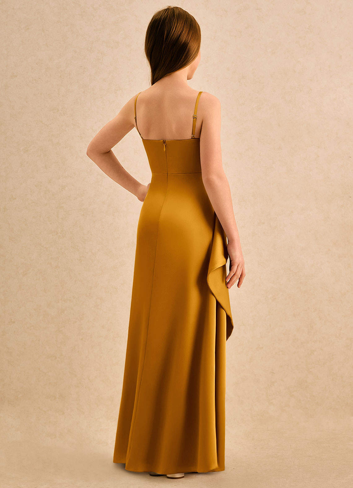Azazie Cannoli Girls Formal Robe Demoiselle D'honneur Fillette Robe Trapèze en Satin extensible Plissée Caramel écossais image1
