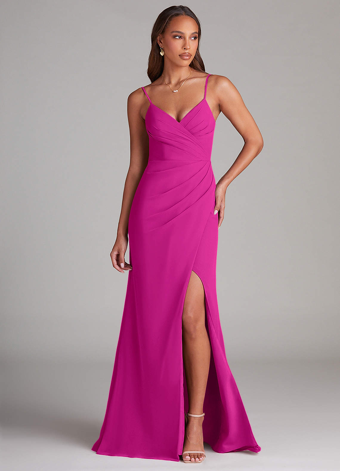 Azazie Maci Vestidos de damas de honor Vestido de Fucsia de Gasa de Corte Recto con Plisado image1