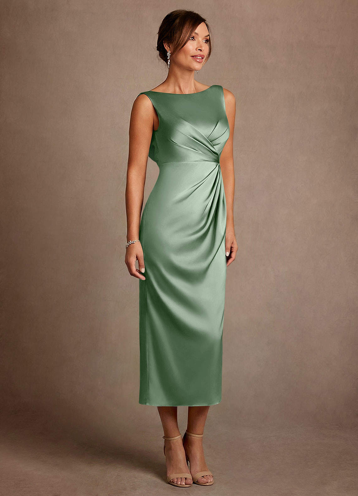 Azazie Mazhe Mère de la mariée Robes Robe Trapèze en Satin extensible Plissée Matcha image3