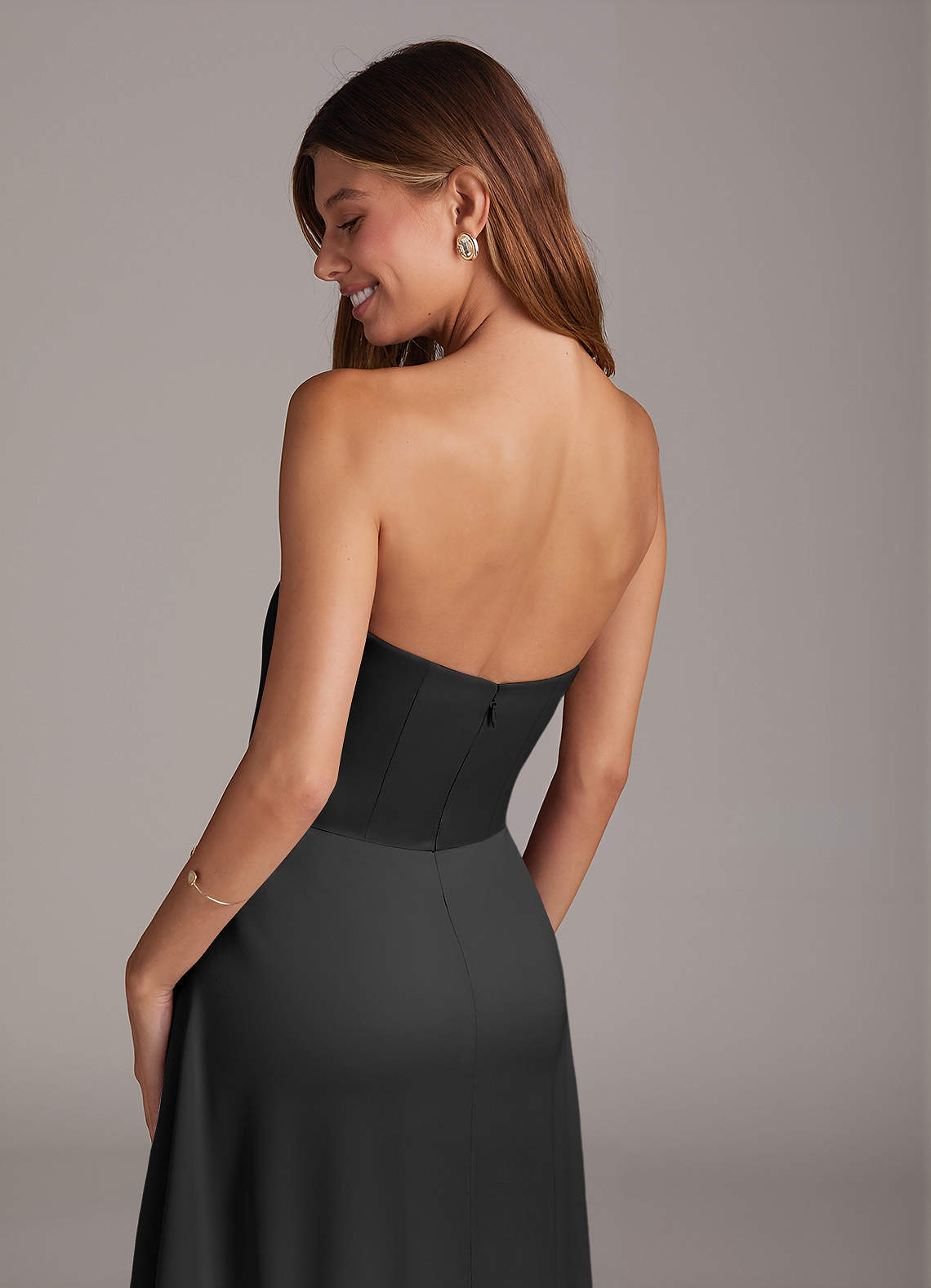 Azazie Wren Essayer des robes à la maison Robe Trapèze Convertible en Satin extensible Sans bretelles Noir image3