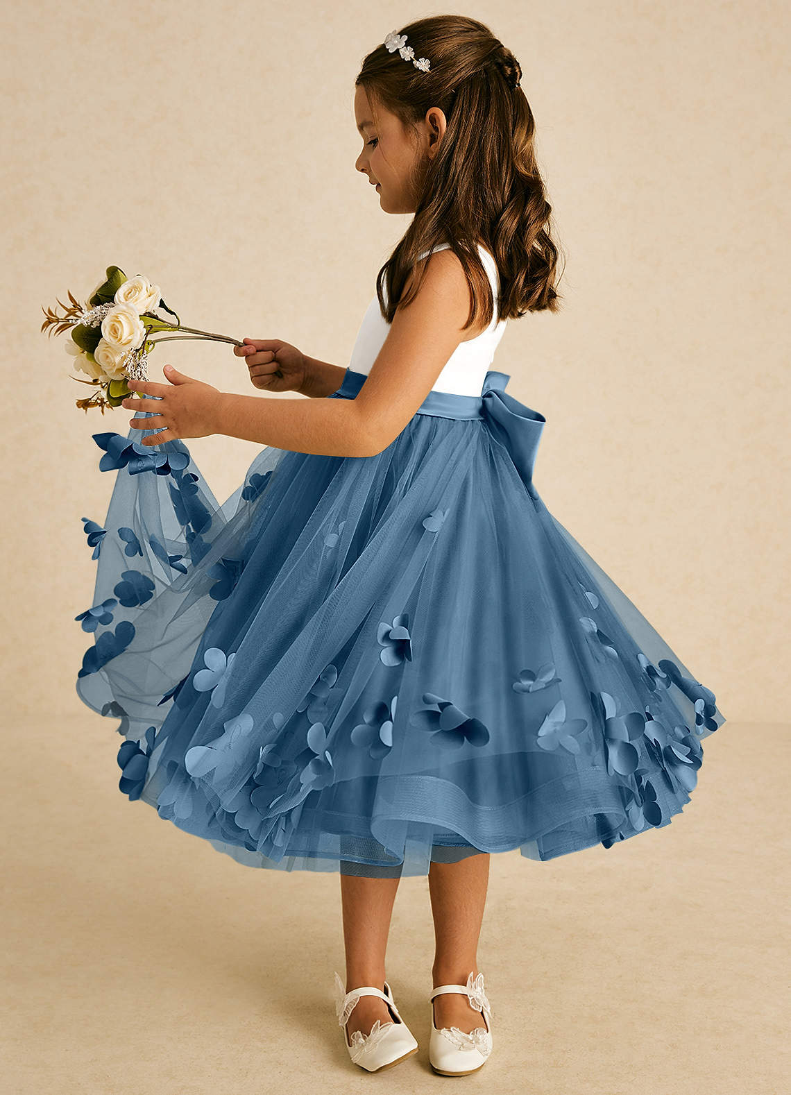 Azazie Sprout Vestidos de florista Vestido Bermudas de Tule de Linha A com Arco image3