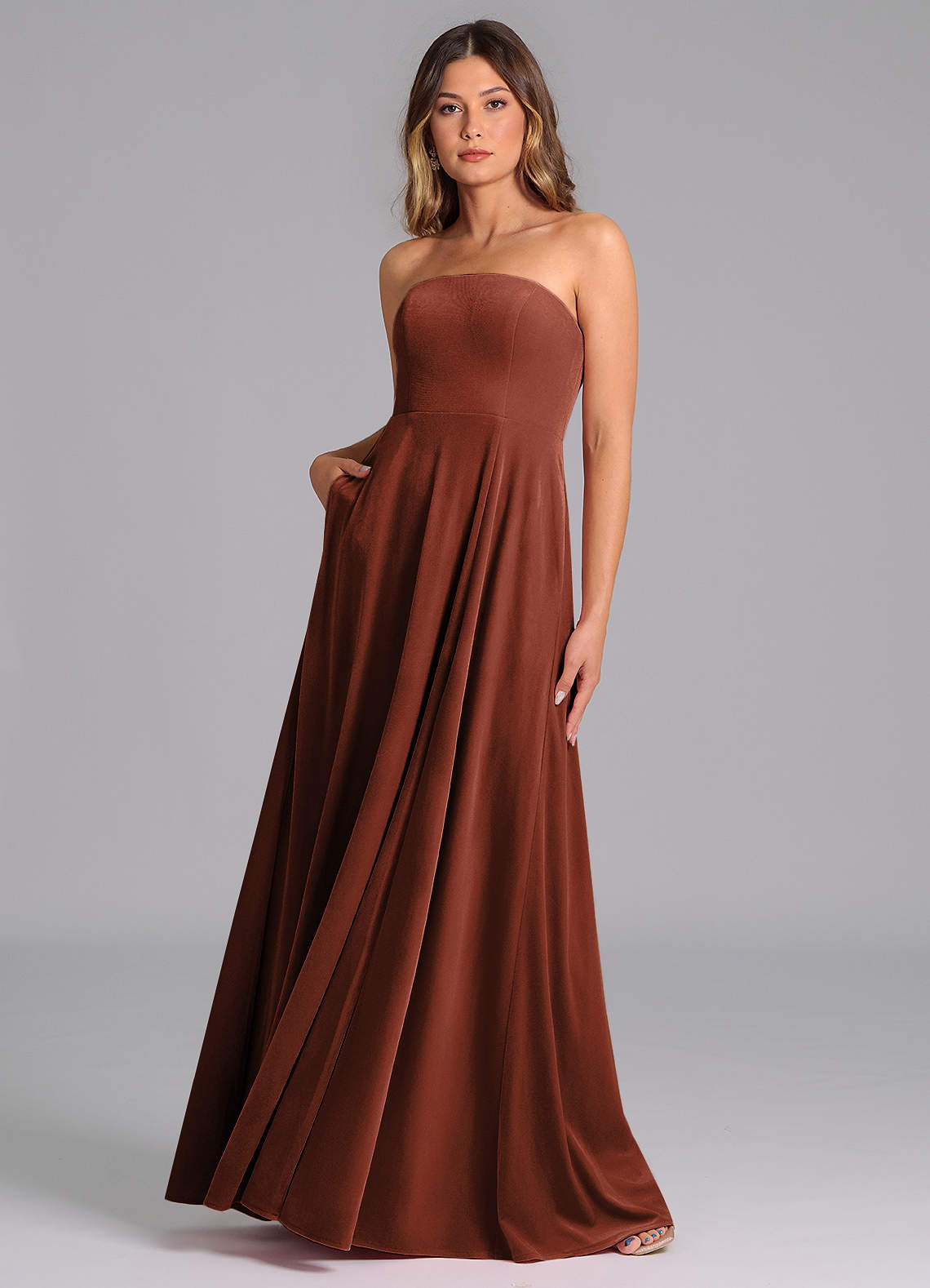 Azazie Wren Jurken voor bruidsmeisjes Jurk van flueel met A-Lijn Strapless Terracotta image1