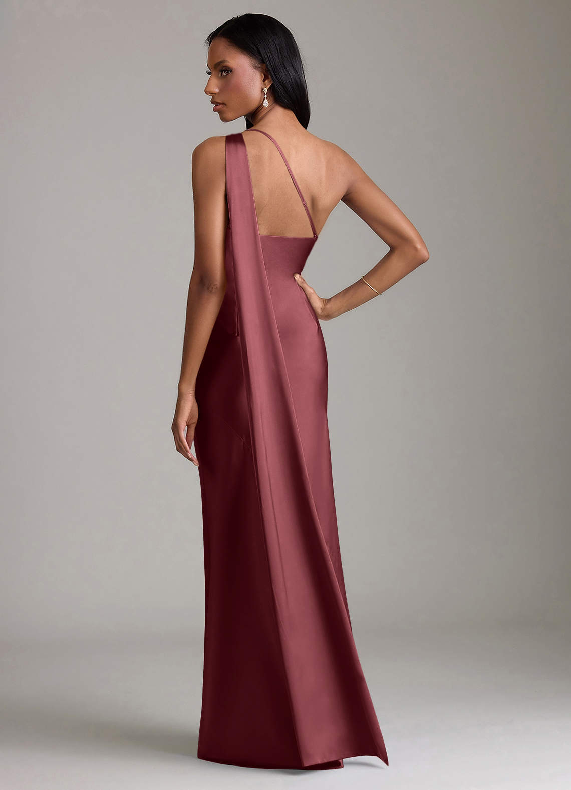 Azazie Juniper Jurken voor bruidsmeisjes Jurk van Stretch Satijn met Zeemeermin One-shoulder Merlot image5