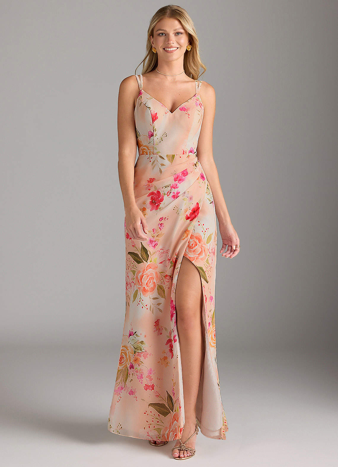 Azazie Leo Jurken voor bruidsmeisjes Jurk van Chiffon met Zeemeermin V-hals geplooid Abstract Boeket Bloemen image1