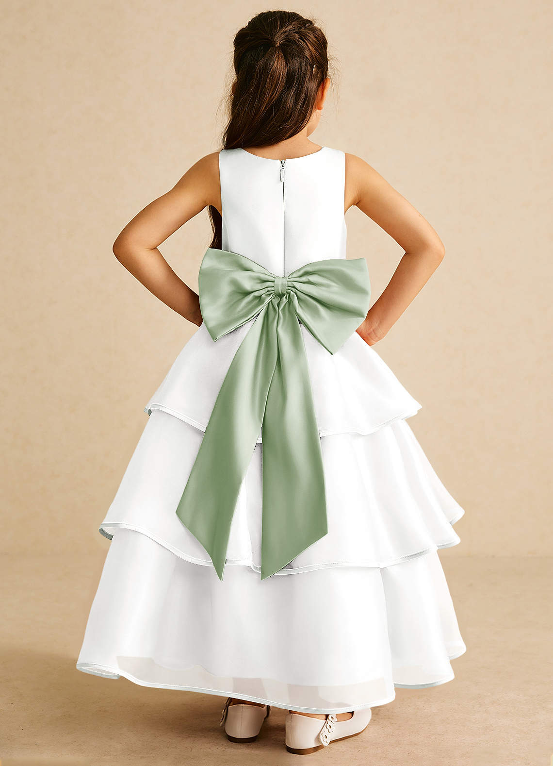 Azazie Sweetums Robe Demoiselle D'honneur Fillette Robe Trapèze en Organza Arc Ivoire Sauge Poussiéreuse image1
