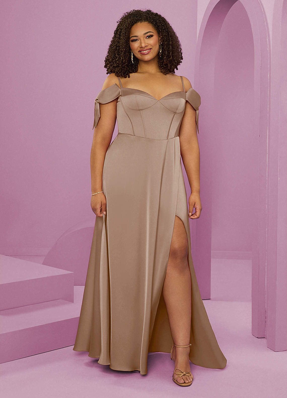 Barbie ♥ Azazie Jurken voor bruidsmeisjes Jurk van Stretch Satijn met A-Lijn Off the Shoulder Taupe image1