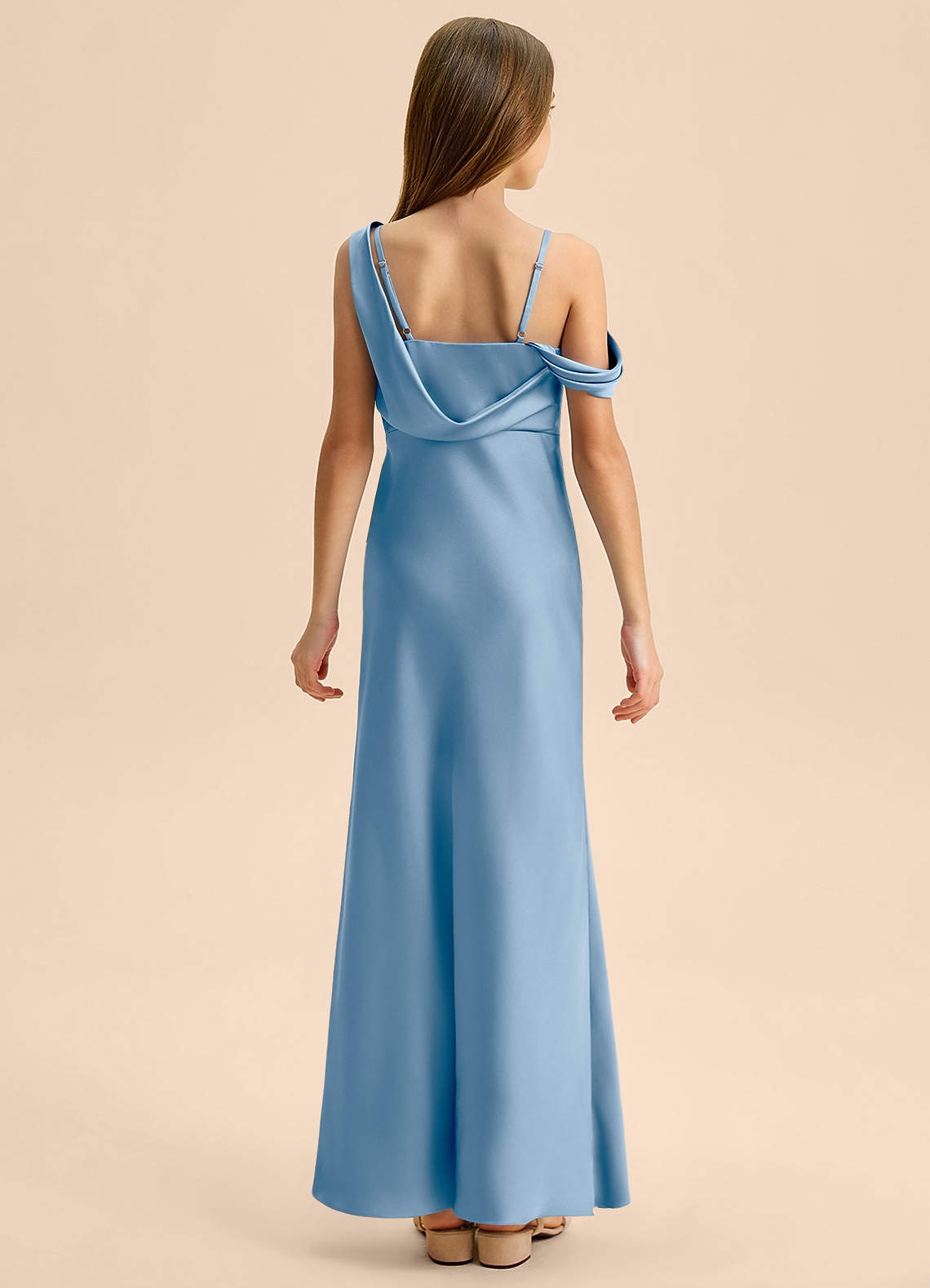 Azazie Madelyn Junior Osłona Zza ramienia Satyna elastyczna Długość podłogi Młodsza druhna Sukienka image1