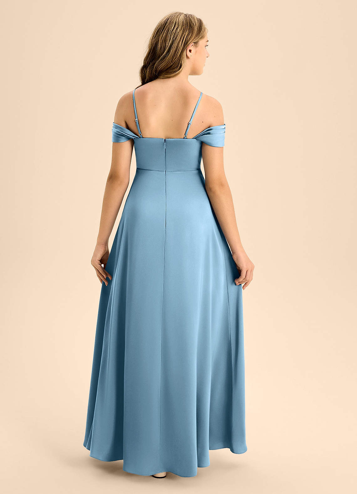 Azazie Anselie Junior Vestido de Azul Acero de Satén Elástico de Corte En A con Vestidos sin tirantes image1