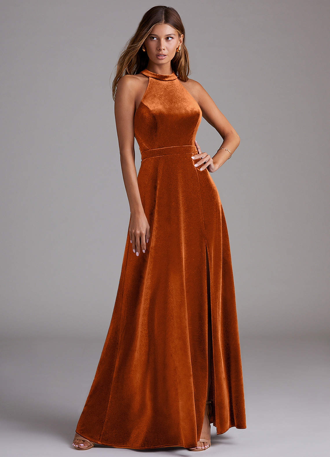 Azazie Clarice Vestidos de damas de honor Vestido de Naranja Quemada de terciopelo de Corte en A con Corte Lateral image1