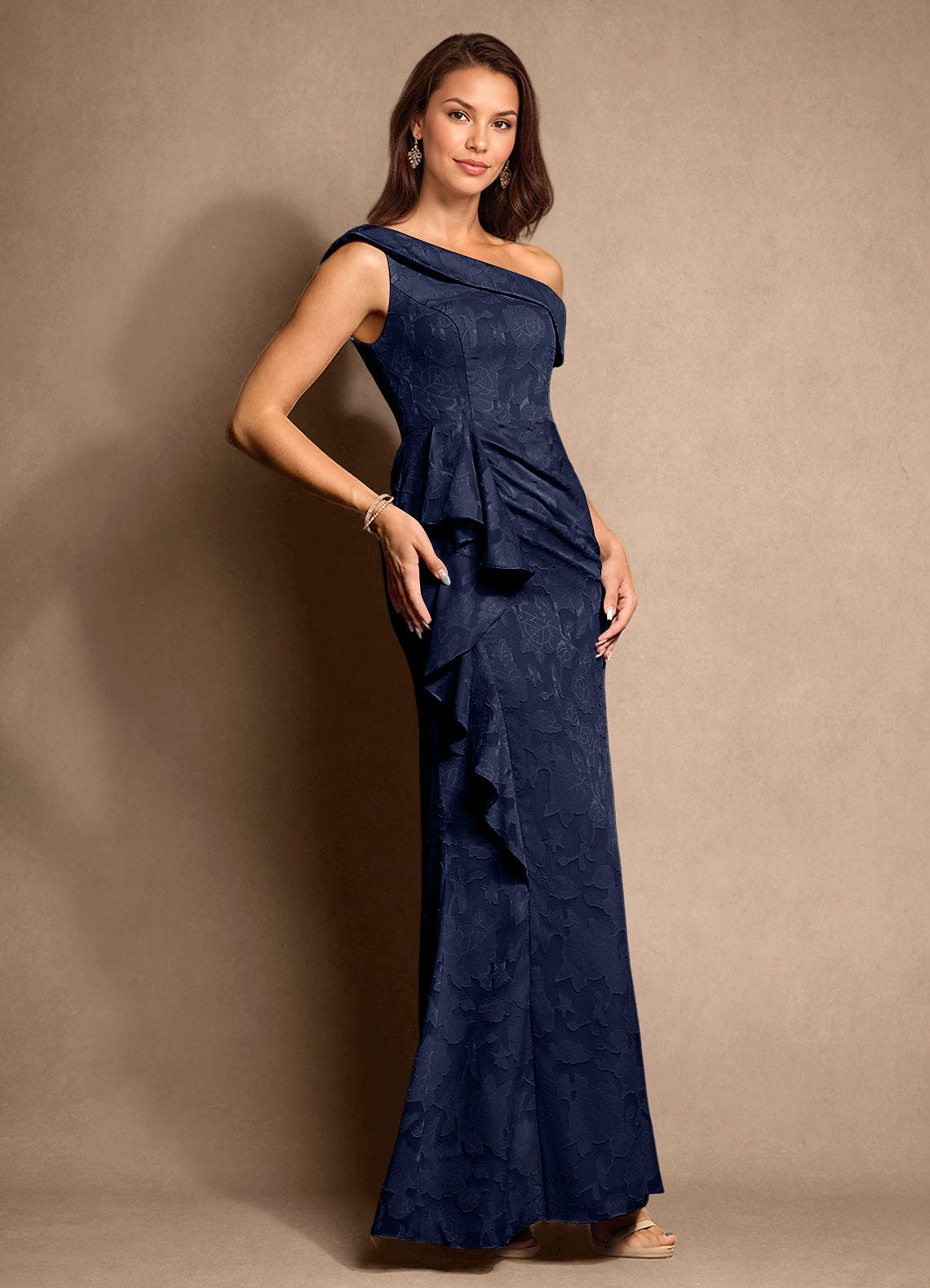 Azazie Hamptons vestidos de madre de la novia Vestido de Azul Marino Oscuro de Devorado Floral de Corte En A con Plisado image3