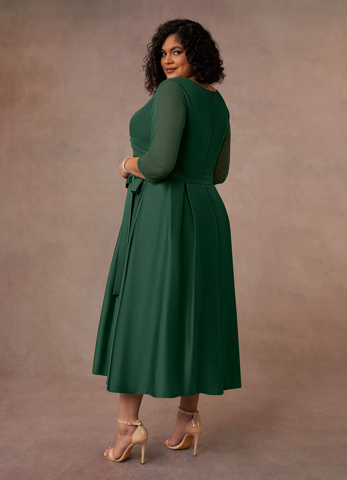Azazie Maritza Kleider für die Brautmutter A-Linie Plissee Matte Satin Kleid Dunkelgrün image9