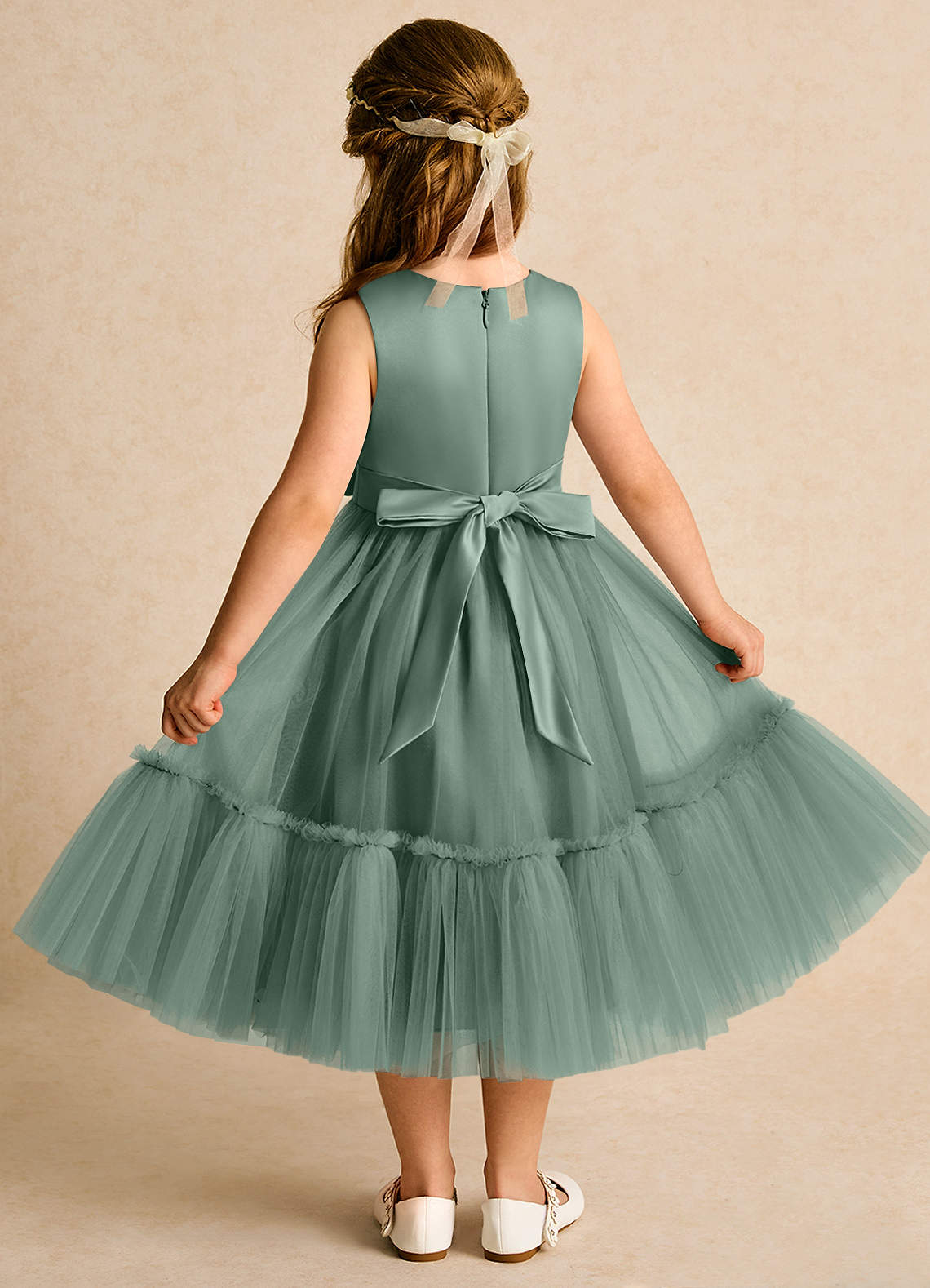 Azazie Miracle Blumenmädchenkleider A-Linie Schleifen Matte Satin Kleid Eukalyptus image1
