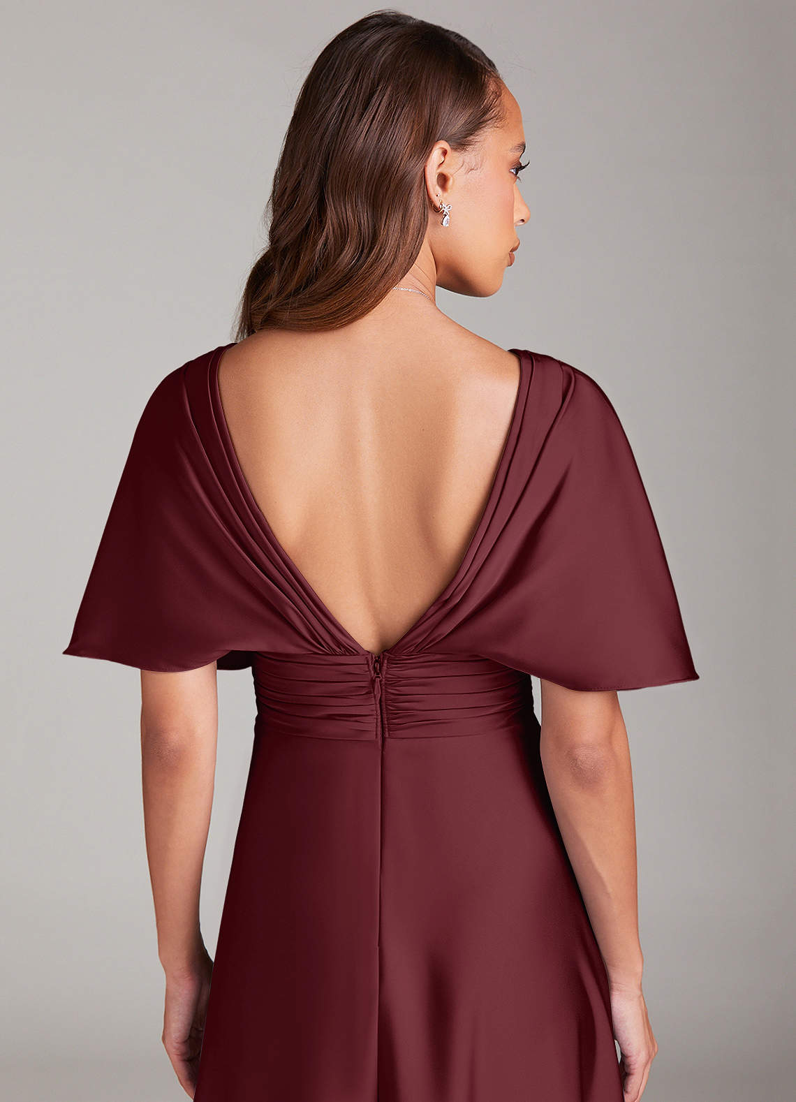 Azazie Pamela Robes de demoiselle d'honneur Robe Trapèze en Satin extensible Plissée Cabernet image5