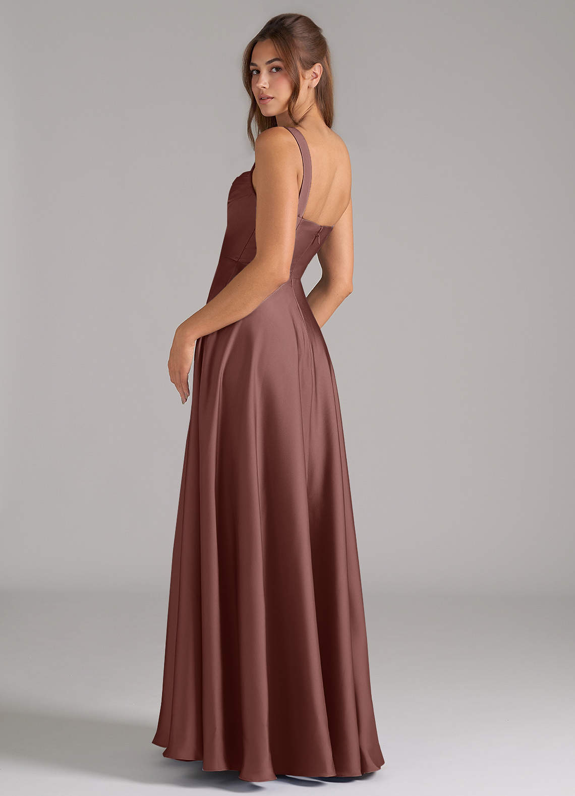 Azazie Shaude Robes de demoiselle d'honneur Robe Trapèze en Satin extensible Plissée Expresso image6