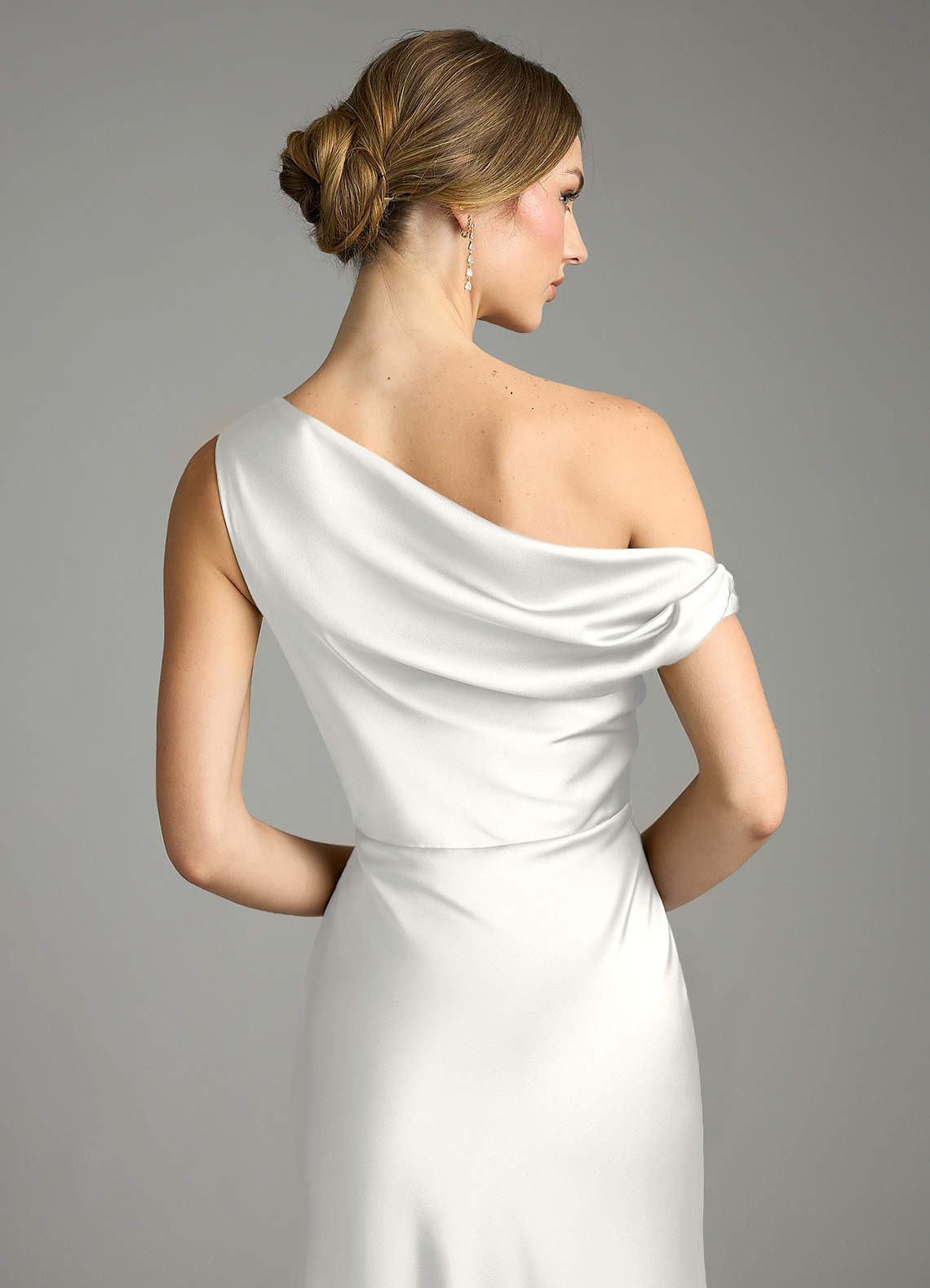 Azazie Emerson Brautjungfernkleider Meerjungfrau-Linie Schulterfrei Stretch-Satin Kleid Weiß image6