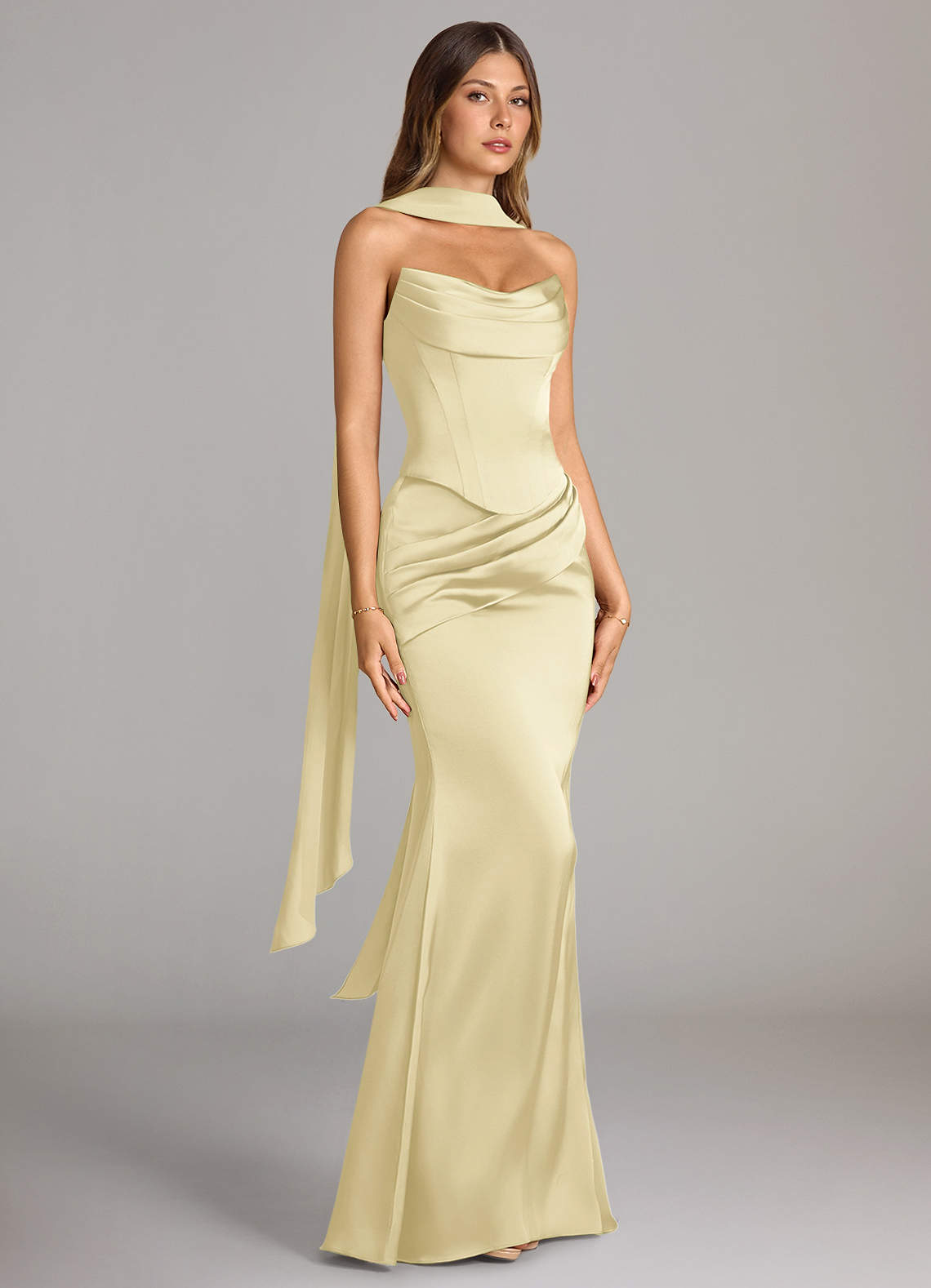 Azazie Sorrel Robes de demoiselle d'honneur Robe Sirène Convertible en Satin extensible Sans bretelles Sorbet Citron image3