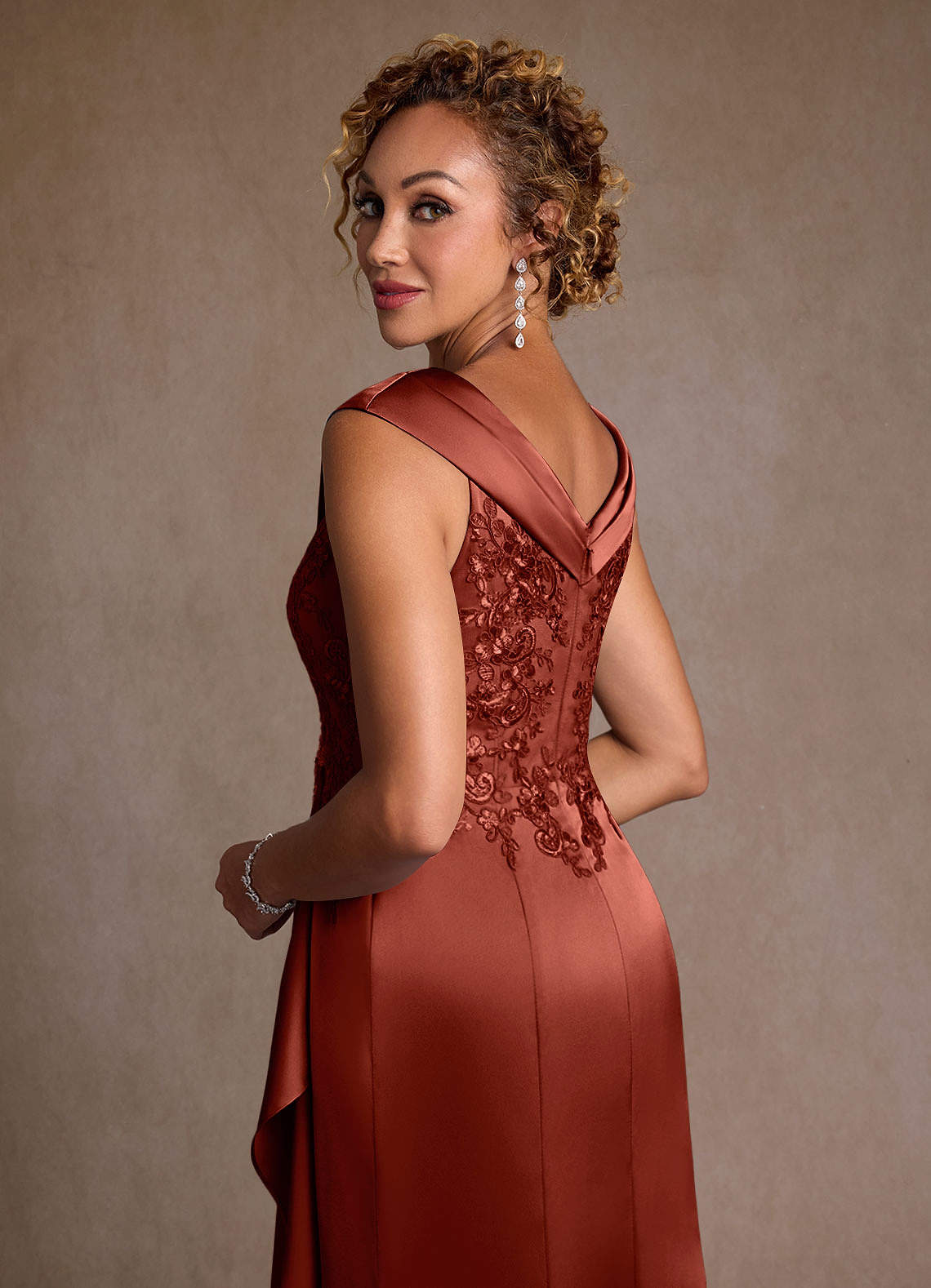 Azazie Santa Monica Mère de la mariée Robes Robe Trapèze en Dentelle Terracotta image5