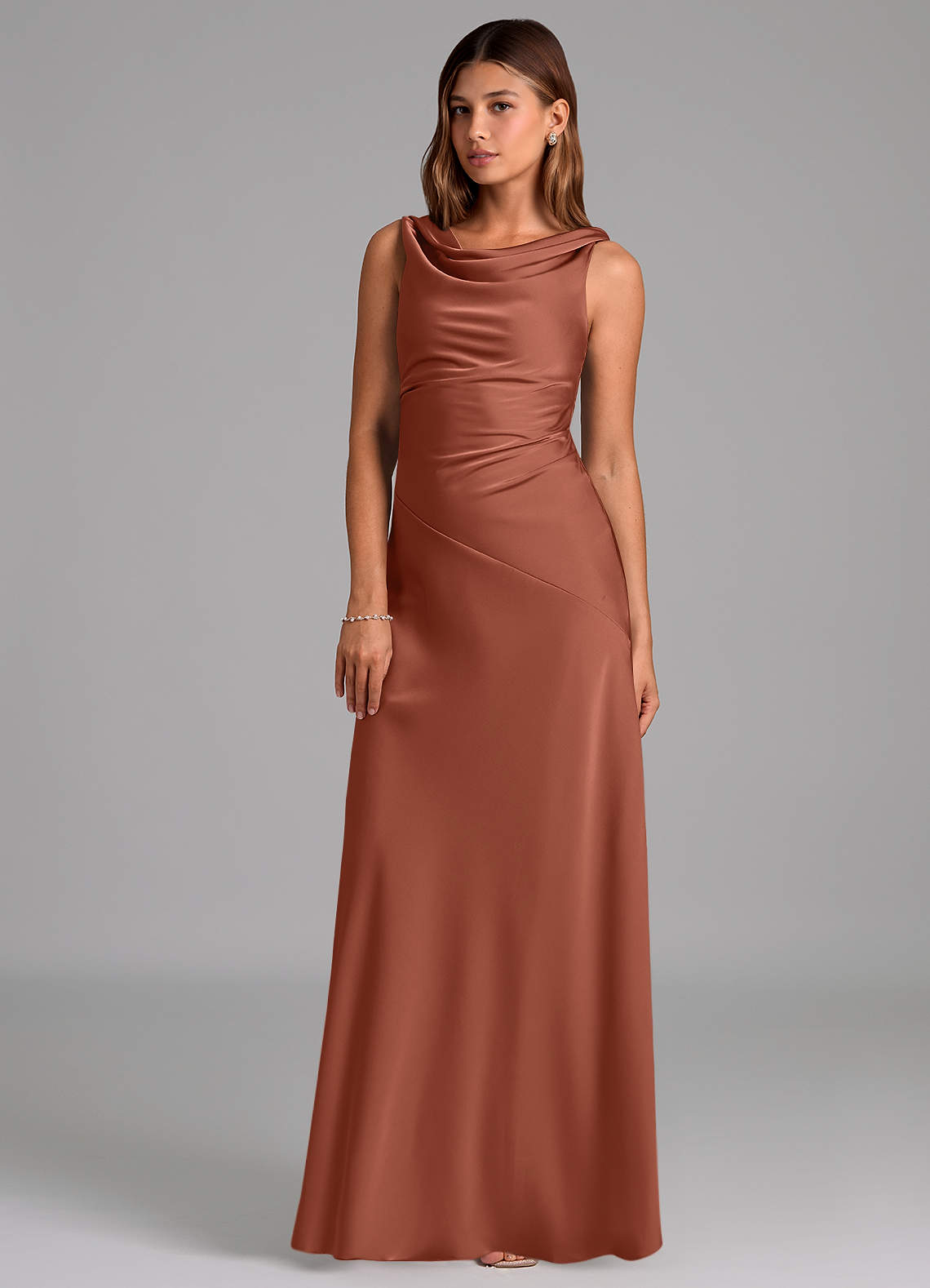 Azazie Nerine Vestidos de madrinha de casamento Vestido Castanho Aloirado de Cetim elástico de Linha A com Plissado image1