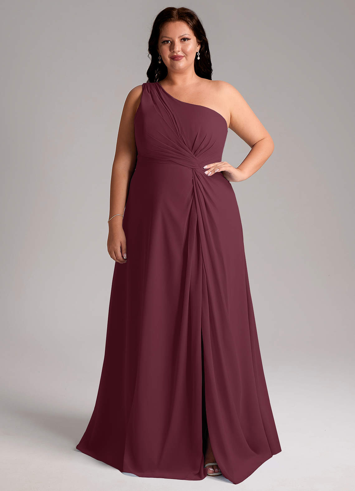 Azazie Brooke Robes de demoiselle d'honneur Robe Trapèze en Mousseline de soie Ue épaule Cabernet image1