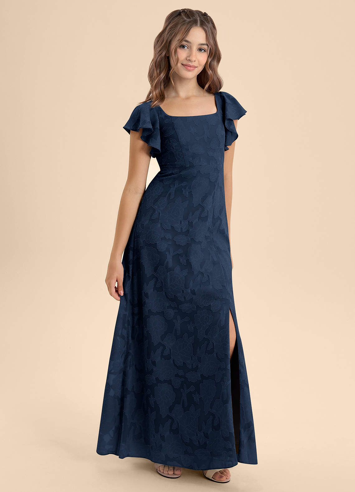 Azazie Bondi Junior Vestido de Azul Marino Oscuro de Devorado Floral de Corte En A con Lazo image5