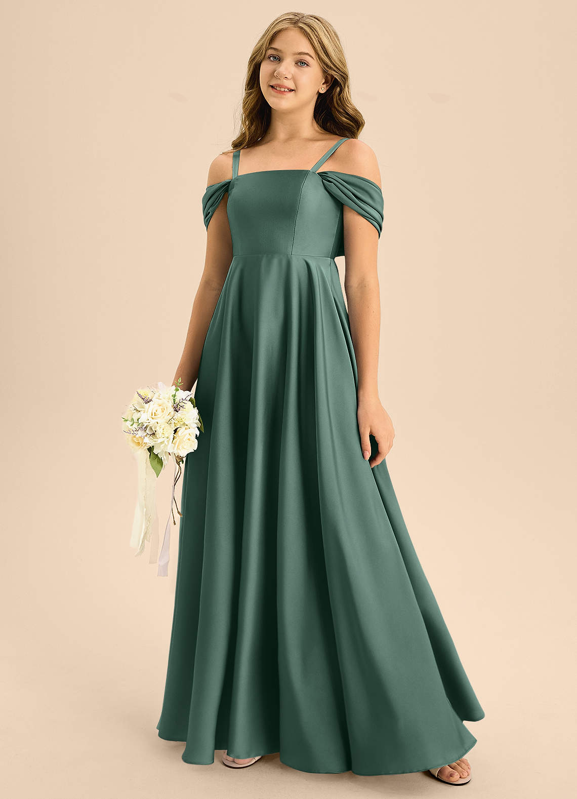 Azazie Rowena Junior Vestido de Eucalipto de Satén Elástico de Corte en A con Lazo image6