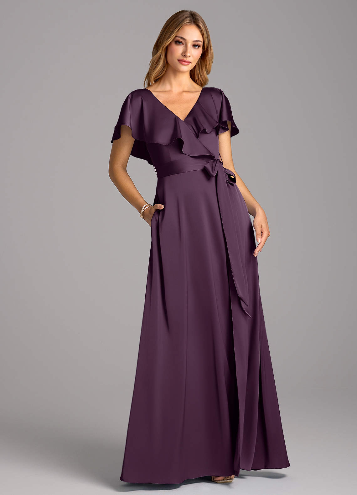 Azazie Lainey Robes de demoiselle d'honneur Robe Trapèze en Satin extensible avec poches Prune image1