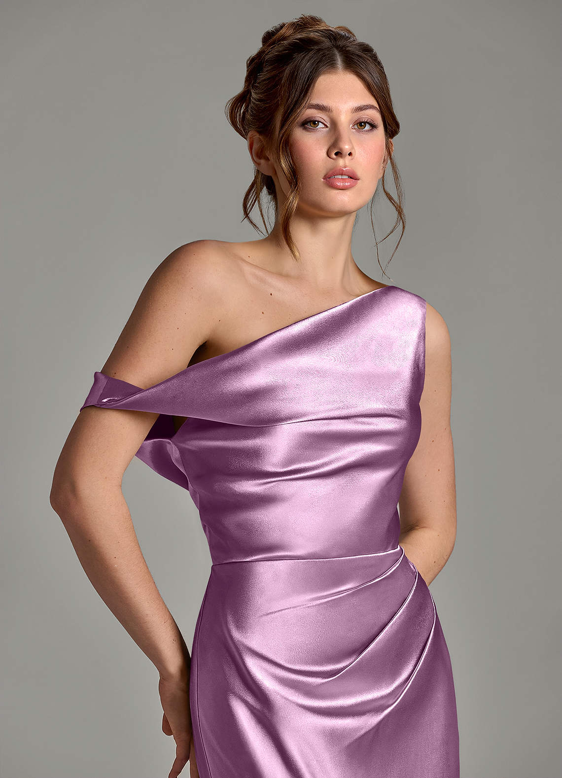 Azazie Emerson Jurken voor bruidsmeisjes Jurk van Metaalachtig Satijn met Zeemeermin Off the Shoulder Blauweregen image6