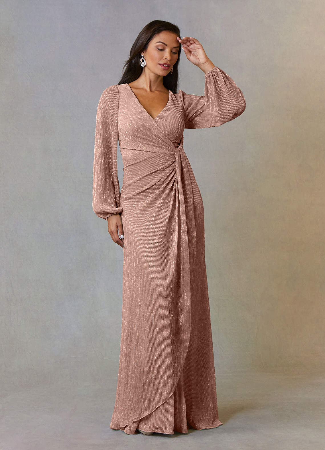 Azazie Sterling vestidos de madre de la novia Vestido de Oro Rosa de Malla Metálica de Corte En A con Volante image1