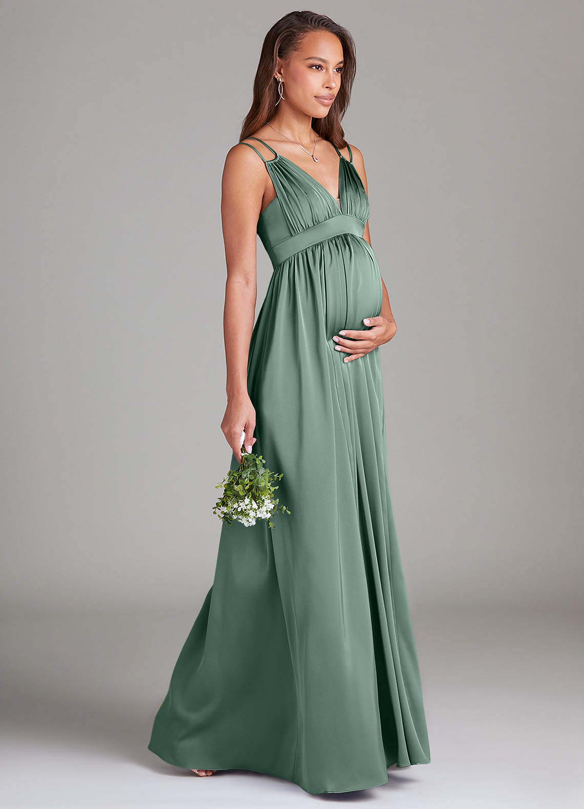 Azazie Emree Vestidos de dama de honra para maternidade Vestir Linha A com bolsos Comprimento do chão Cetim elástico image3