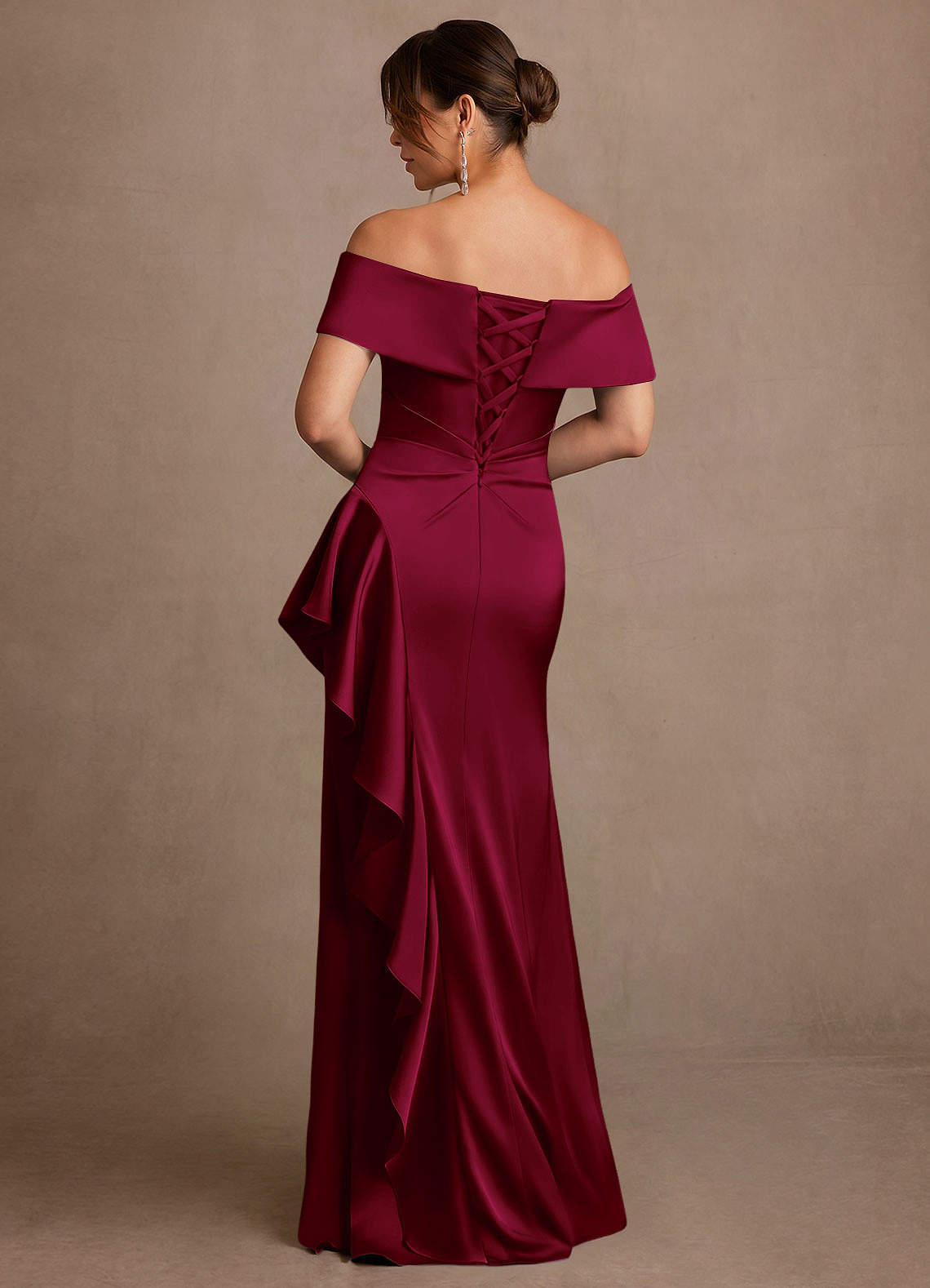 Azazie Kirsty vestidos de madre de la novia Vestido de Borgoña de Satén Elástico de Corte Recto con Vestidos sin tirantes image1