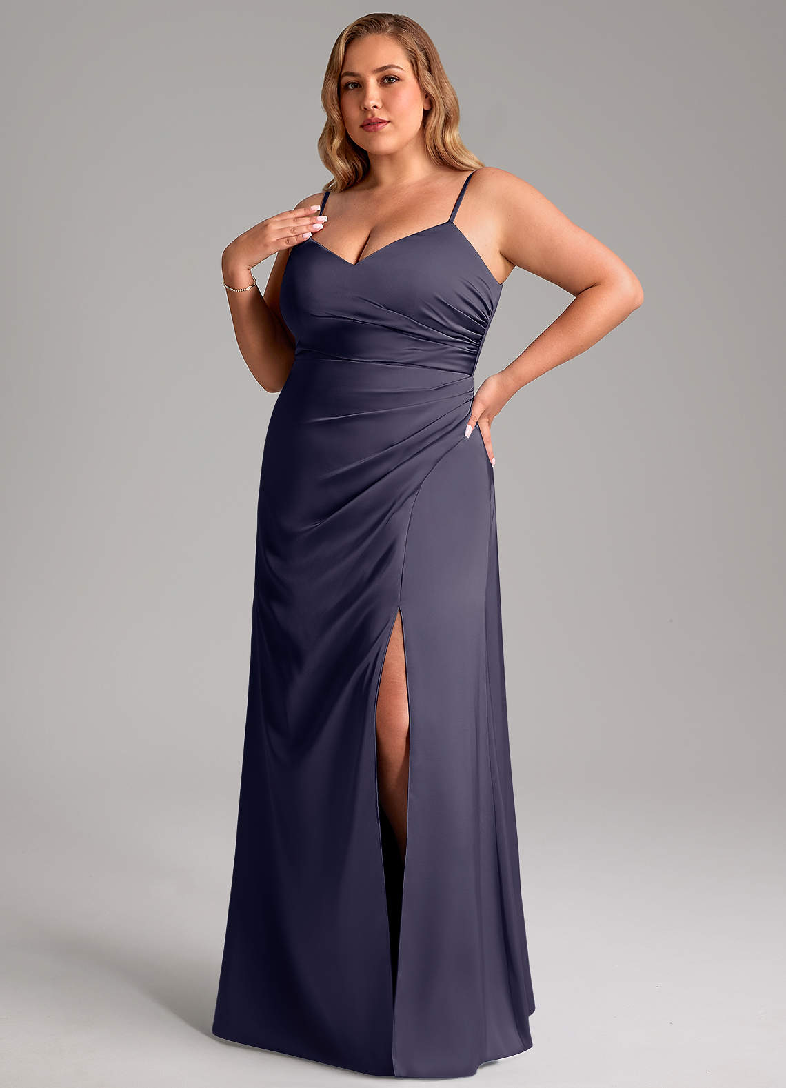 Azazie Azuree Jurken voor bruidsmeisjes Jurk van Stretch Satijn met A-Lijn Geplooid Stormachtig image1